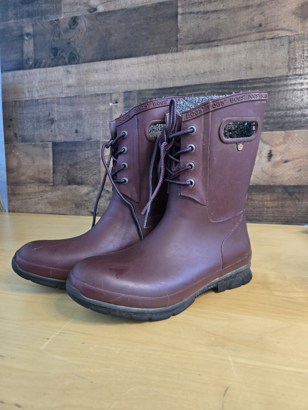 BOGS Womens Amanda Plush Lace Boot Rain Waterproof Burgundy Red Size 9 US 72103